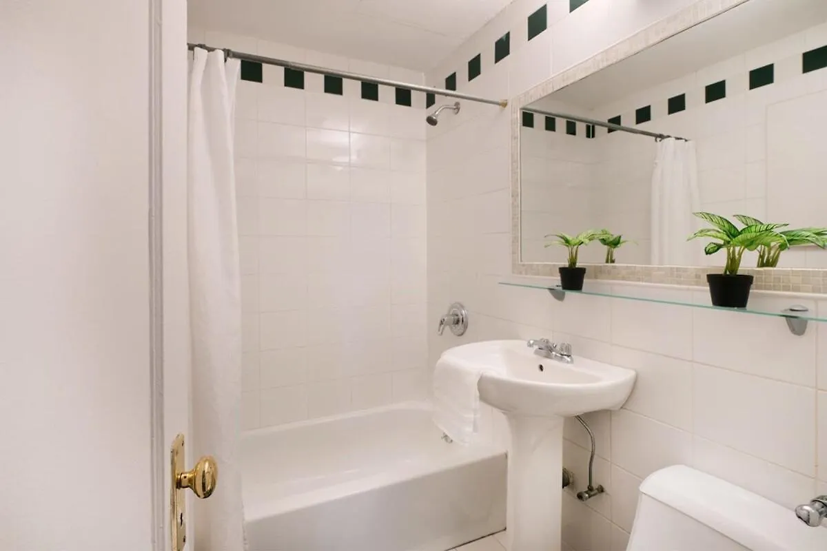Апартаменты 61-3C Renovated 2Br Sleeps 5 Prime Upper East Нью-Йорк