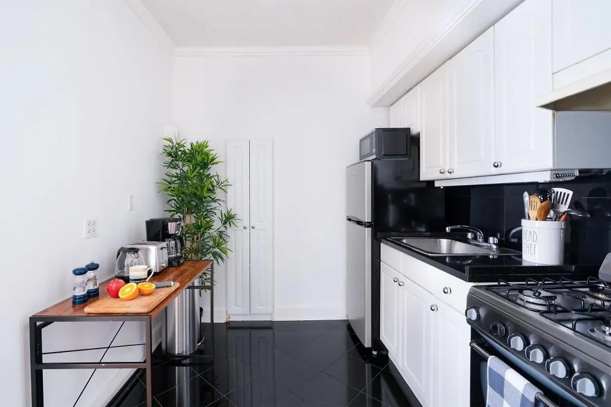 Апартаменты 61-3C Renovated 2Br Sleeps 5 Prime Upper East Нью-Йорк