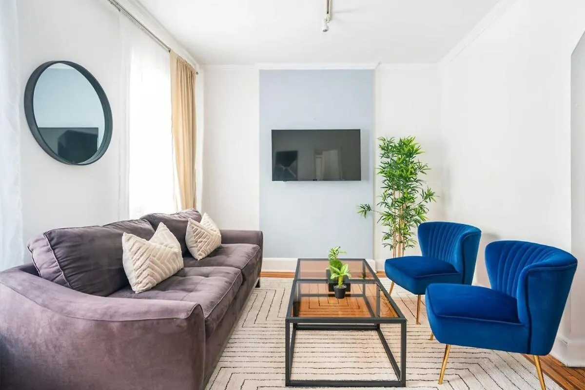 Апартаменты 61-3C Renovated 2Br Sleeps 5 Prime Upper East Нью-Йорк США